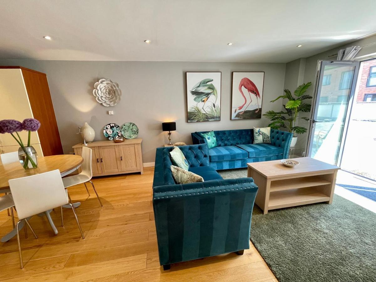 Stunning 2-Bed Town Centre Apartment - Hosted By Hutch Lifestyle Leamington Exteriér fotografie