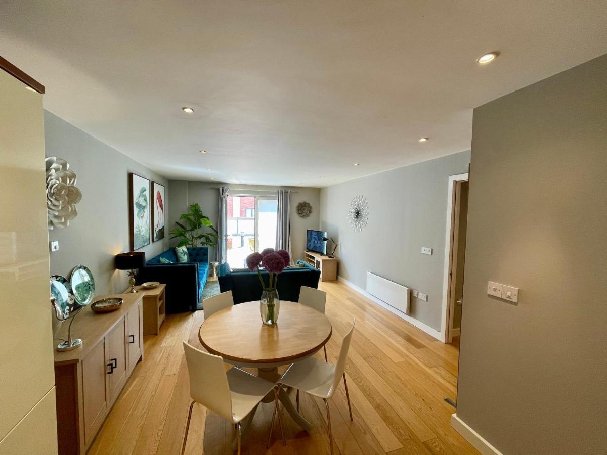 Stunning 2-Bed Town Centre Apartment - Hosted By Hutch Lifestyle Leamington Exteriér fotografie