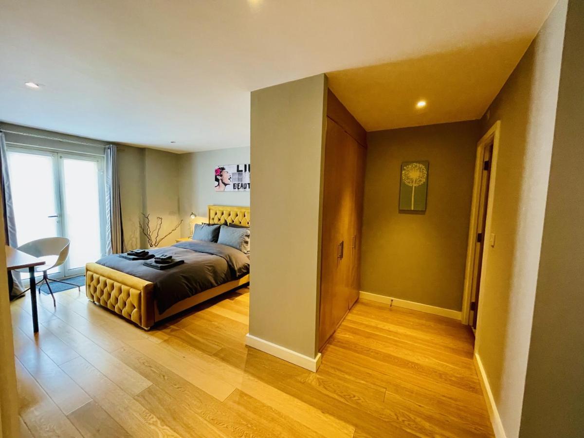 Stunning 2-Bed Town Centre Apartment - Hosted By Hutch Lifestyle Leamington Exteriér fotografie