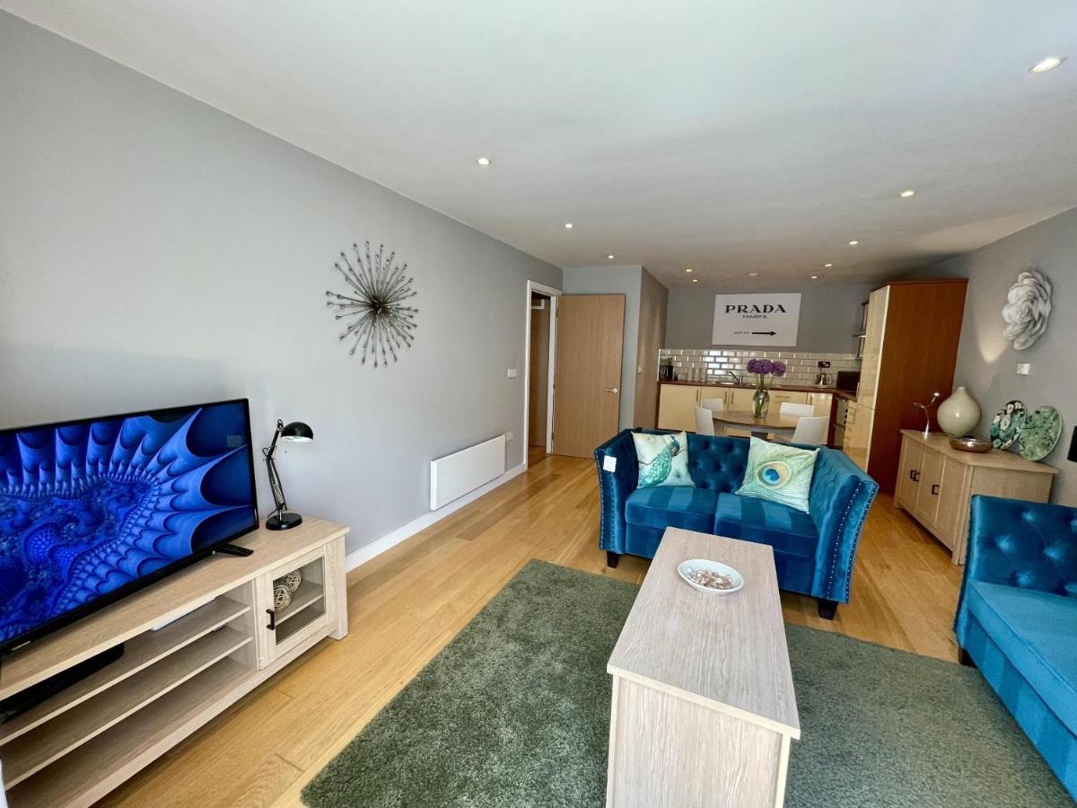 Stunning 2-Bed Town Centre Apartment - Hosted By Hutch Lifestyle Leamington Exteriér fotografie