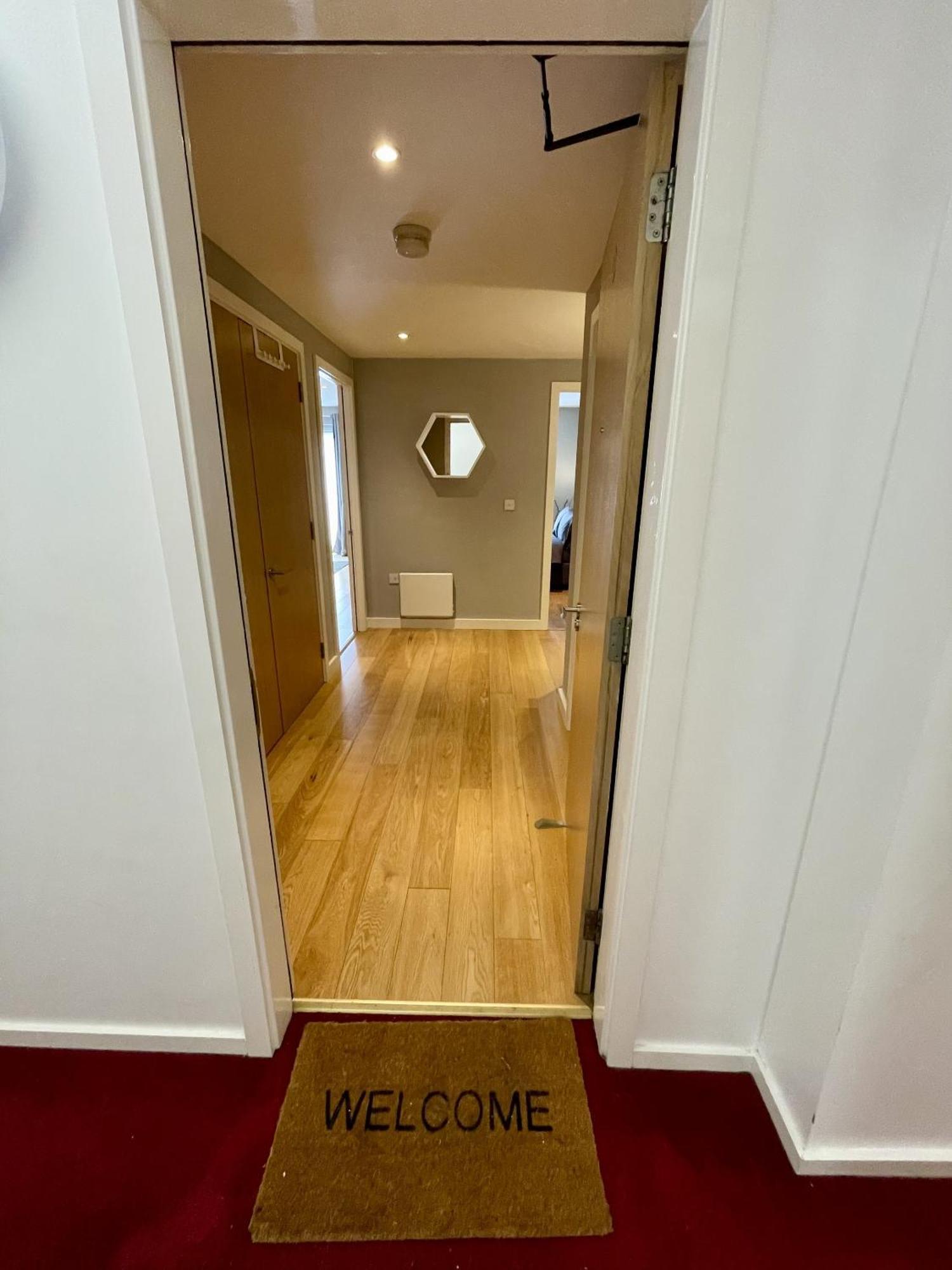 Stunning 2-Bed Town Centre Apartment - Hosted By Hutch Lifestyle Leamington Exteriér fotografie