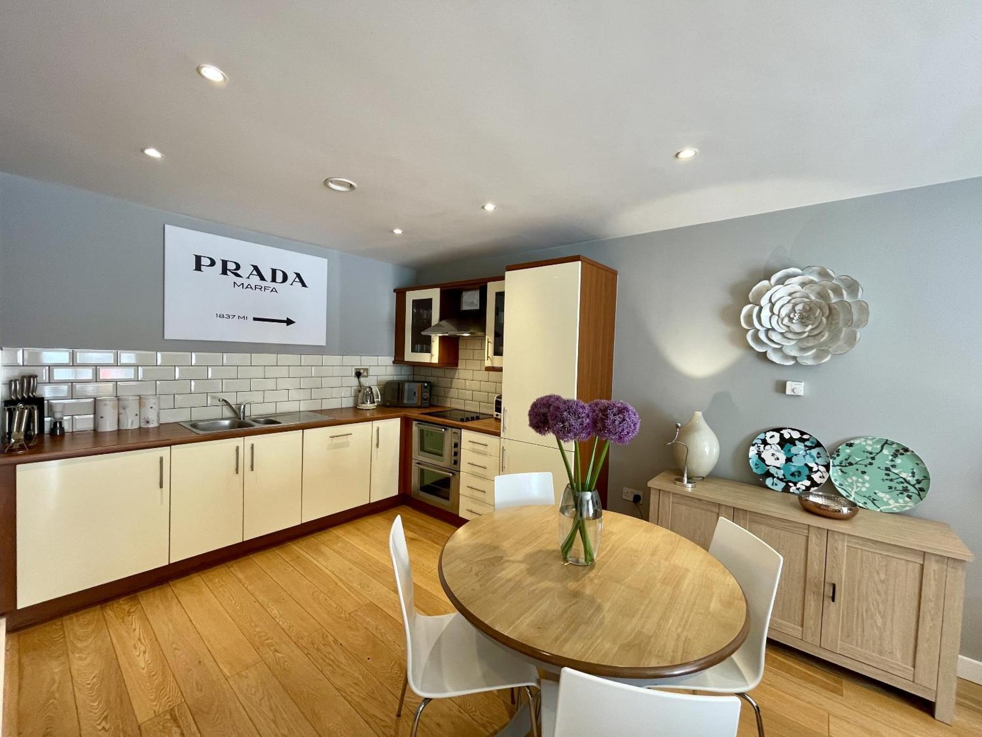 Stunning 2-Bed Town Centre Apartment - Hosted By Hutch Lifestyle Leamington Exteriér fotografie
